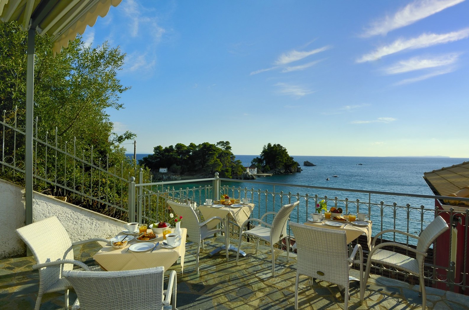 Acrothea Hotel